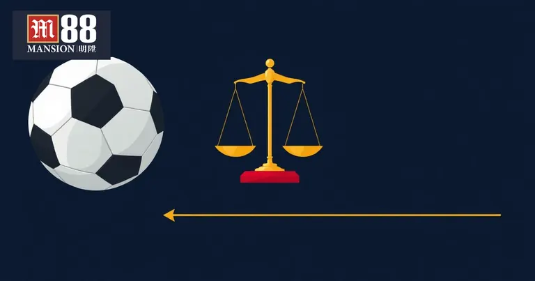 Quả bóng đá và cán cân vàng minh họa cách đọc kèo chấp châu Á
